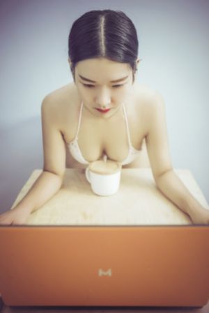 亚洲国产爱_超清免费高清观看